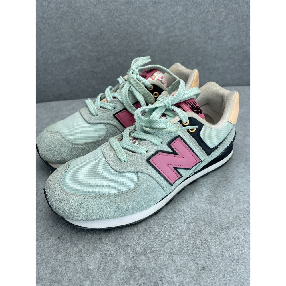 New Balance 574 Girl's Size 4 Blue Pink Suede Sneakers Logo Athletic (GC574WP1)